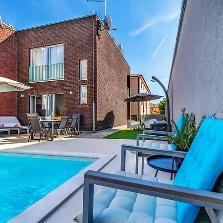 Istriensonne 0763 - Sky Mit Pool Villa Ližnjan